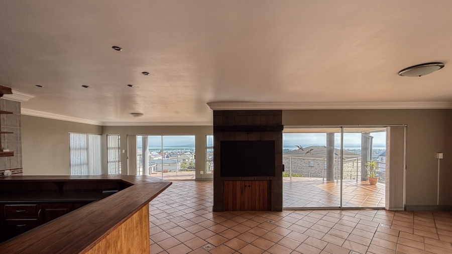 To Let 7 Bedroom Property for Rent in Myburgh Park Western Cape